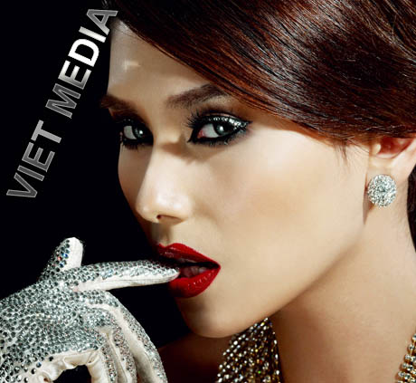 Hoàng Yến sắc sảo kiêu sa