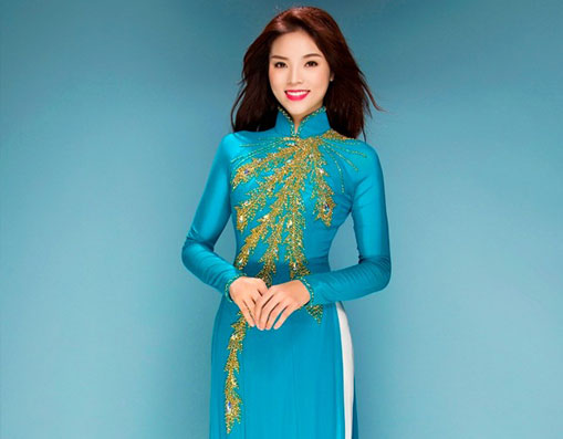 Hoa hậu Kỳ Duyên nền nã áo dài Tết