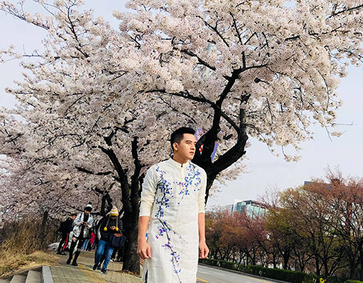 Hot boy du lịch Chinh Nguyễn mang nét đẹp Việt đến Hàn Quốc