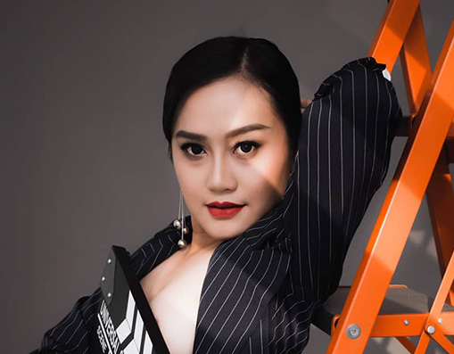 Hotgirl Nhật Thảo thích chụp hình sexy - khiến nhiều người nhầm tưởng là người của Showbiz