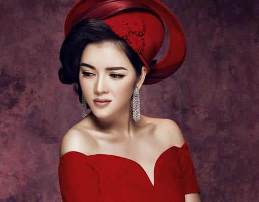 Lý Nhã Kỳ sang trọng như phu nhân