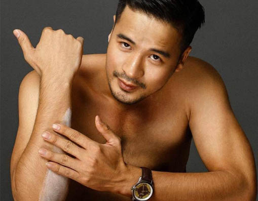 Đoàn Thanh Tài dí dỏm thi Hội Quán Tiếu Lâm