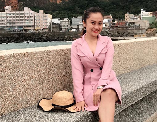 Hotgirl Nhật Thảo đại diện thương hiệu của công ty du lịch H&H