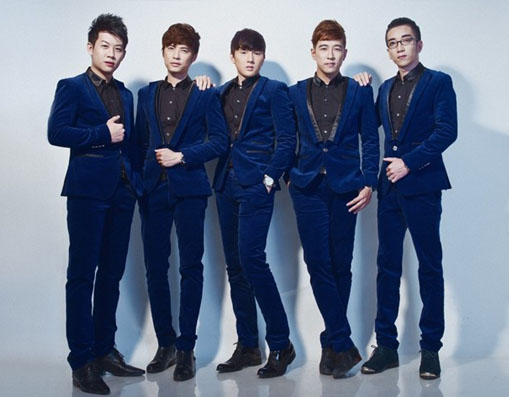 Ngắm vẻ lịch lãm của nhóm Ayor