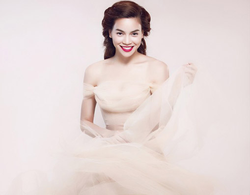 Hồ Ngọc Hà xinh tươi khi làm cô dâu