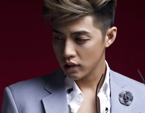 Noo Phước Thịnh lịch lãm diện vest