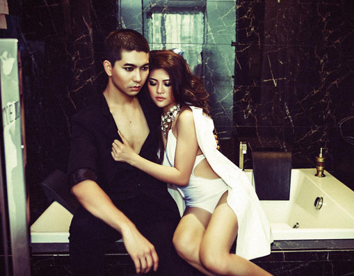 Tim say đắm nữ DJ