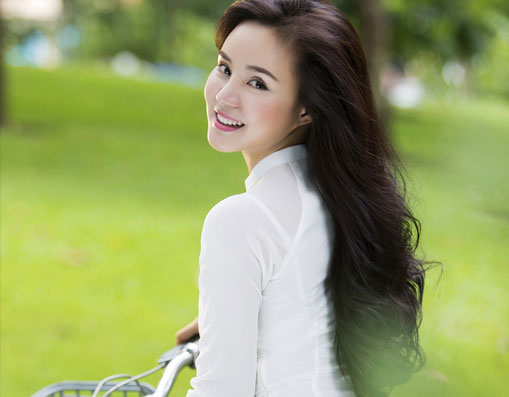 Vy Oanh trong trẻo với MV Trái tim còn trinh