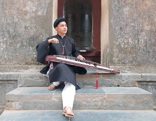 Trương Tài Linh chàng nghệ sỹ trẻ theo đuổi đam mê Đàn Tranh